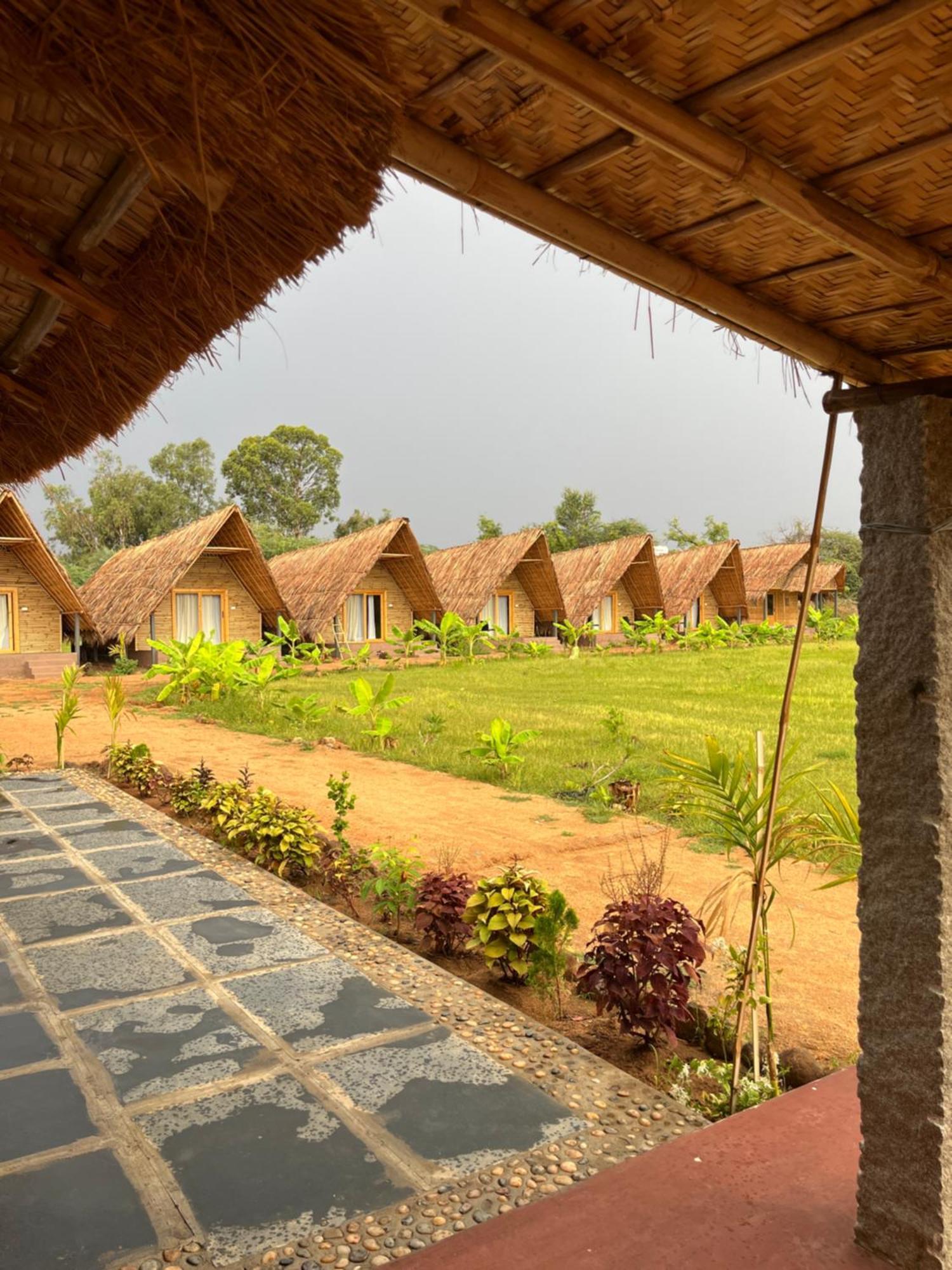Tropical Hampi Hotel Eksteriør billede