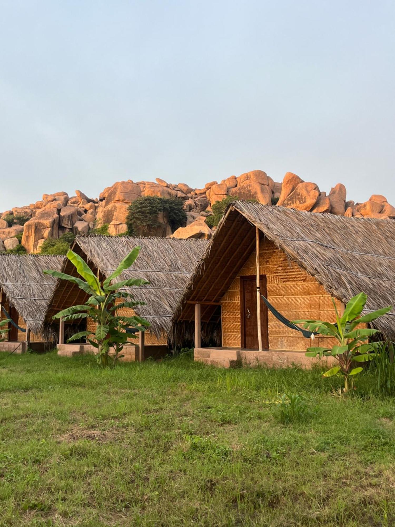 Tropical Hampi Hotel Eksteriør billede